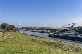 New bridge over the Rhine-Herne Canal and the Emscher, leap over the Emscher, bicycle and