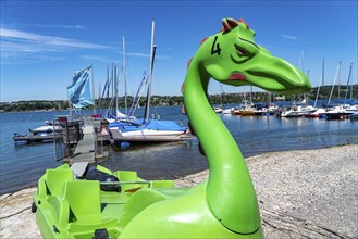 Lake Möhne, dam in the northern Sauerland, sailing boats, marina on the southern shore, kite pedal