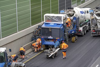 Motorway construction site on the A52 in Essen, basic renovation of the two carriageways in both