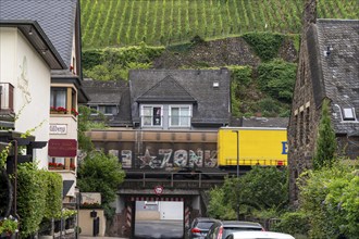 Upper Middle Rhine Valley, railway line on the right bank of the Rhine, goods train line, up to 400