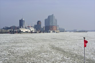 Europe, Germany, Hamburg, Elbe, View from the water to the Elbe Philharmonic Hall in winter with