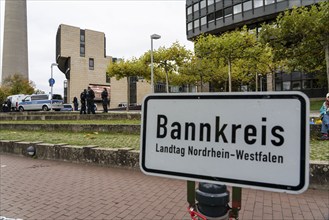 A circle around the state parliament in Düsseldorf, during a demonstration of the alliance