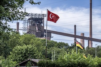 German and Turkish flags flying over the allotment garden association Am Schwelgernpark, Hochhöfen