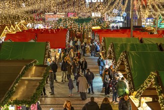 Pre-Christmas period, Christmas market on Kennedyplatz in the city centre of Essen, North