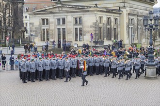 Public roll call of the Army Officers' School on Theatre Square: Bundeswehr honours and bids