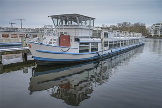 Jetty, boats, winter rest, star and circle, Treptower Park, Treptow, Treptow-Köpenick, Berlin,