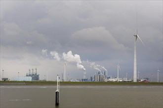 Large-scale coal-fired power plant and battery storage project in the Ems estuary in Eemshaven,