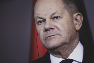 Olaf Scholz (SPD), Federal Chancellor, at a press conference following a joint meeting with Srettha