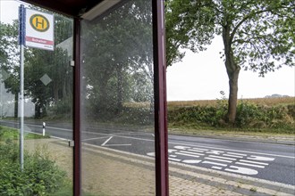 Bus shelter, bus stop Schalloh, in the countryside, Sauerland, near Soest-Bergede, country road