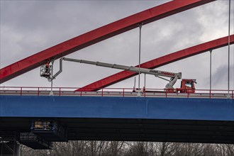 A42 motorway bridge, over the Rhine-Herne Canal, with massive structural damage, technician