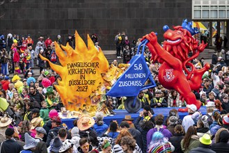 Rose Monday parade in Düsseldorf, street carnival, motif float in carnival, by float builder