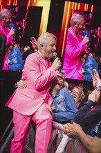 Roß Antony with audience at the Schlagernacht des Jahres live on Das Original Tour in the Berlin