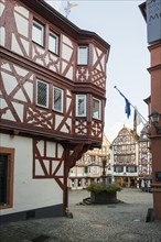 Market square with medieval half-timbered houses, Bernkastel-Kues, Moselle, Rhineland-Palatinate,