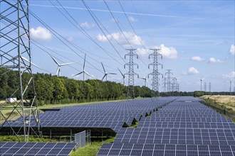 High-voltage power line route, the space underneath is used for a solar park over 5 km long, behind