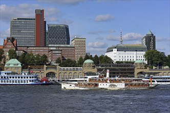 Europe, Germany, Hanseatic City of Hamburg, St. Pauli, Landungsbrücken, Elbe, view over the Elbe to