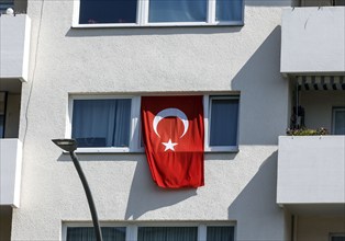 A Turkish flag hangs from the window of a house in Berlin, 01 06 2023