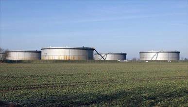 Tanks filled with crude oil at Ölhafen Rostock GmbH, EUROPORTS. The PCK refinery in Schwedt is