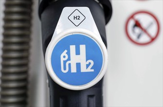 Pump nozzle with H2 logo at a hydrogen filling station, Berlin, 18/08/2020