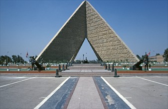 Monument to the Unknown Soldier, Cairo, Egypt, September 1989, vintage, retro, old, historical,