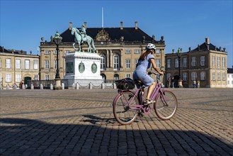 Amalienborg Palace, equestrian monument to Frederik V, Copenhagen, Denmark, Europe