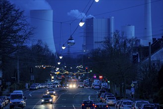 Cooling tower of the Herne combined heat and power plant, STEAG, 130 metres high, view along