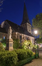 The old town of Hattingen, church square, Hattingia war memorial, St. George's Church,