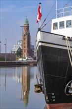 Simon Loschen Lighthouse, New Harbour, harbour basin, harbour district, residential buildings,