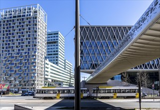 The Parkbruk, a cycle and pedestrian bridge in the centre of Antwerp, crosses a multi-lane city