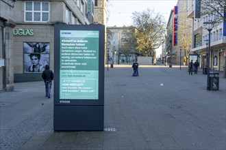 Call to keep distance, advertising campaign of the outdoor advertising company Ströer and t-online,