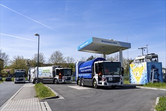 Hydrogen refuelling station, waste disposal vehicles, refuse trucks, of the municipal waste