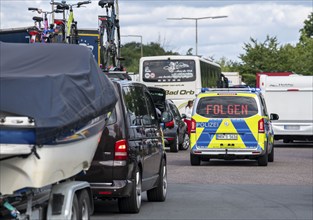 State-wide checks on motorway traffic in North Rhine-Westphalia, by police and customs, in