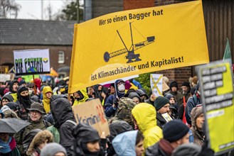 Demonstration against the demolition of the lignite village of Lützerath, from the village of