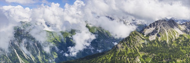 Panorama from the Fellhorn, 2038m, to the cloudy Allgäu main ridge, Allgäu, Allgäu Alps, Bavaria,