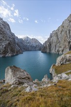 Mountain lake Kol Suu, Sary Beles Mountains, Naryn Province, Kyrgyzstan, Asia