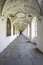 Cloister, Salem Castle, former imperial abbey, former monastery of the Cistercian order, Salem,