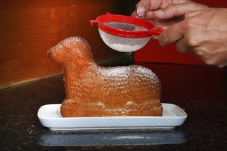 Swabian cuisine, baking, preparation of Easter lamb, baked dough dusted with icing sugar, sweet