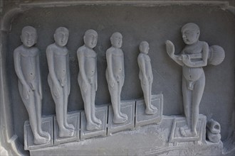 Jaïn sculpture depicting jaïn monks from the digambar sect, recently carved marble bas relief at