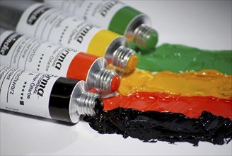Four colour tubes, artist's colours, green, yellow, red, black, Hamburg, Hamburg, Federal Republic