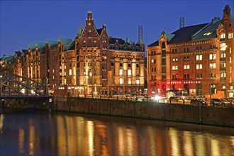 Europe, Germany, Hamburg, historic warehouse district, night, Hamburg Dungeon, model railway