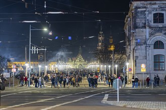 New Year's Eve in Dresden's Old Town, the Augustus Bridge finally proves itself as a pedestrian