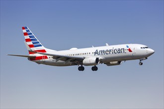 An American Airlines Boeing 737-800 aircraft with the registration number N950AN at Dallas Fort