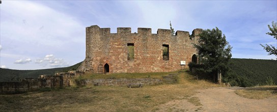 The ruins of Wolfsburg Castle above Neustadt an der Weinstraße