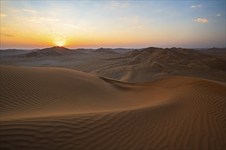 Sand dunes in the Rub Al Khali desert, sunset, largest sand desert on earth, Empty Quarter, Oman,