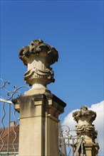 Stadion Castle Bönnigheim, detail, wall end, decorative element on wall, fence, vase-like stone