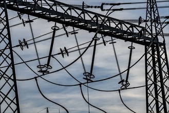 Extra-high-voltage lines, 380 KV, at the Gohrpunkt substation, the electricity comes from the