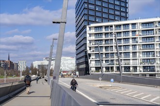 Baakenhafen bridge over the Bakenhafen harbour, residential building, Hafencity Hamburg, new