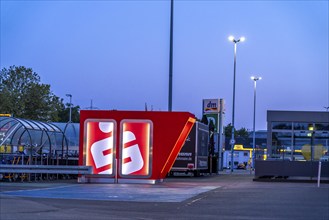 New ATM on the site of a shopping centre in Mülheim-Dümpten, free-standing, should be blast-proof,