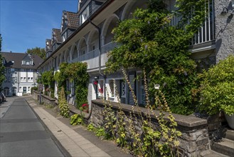 Houses on the market square of the Margarethenhöhe housing estate, listed garden city estate, built