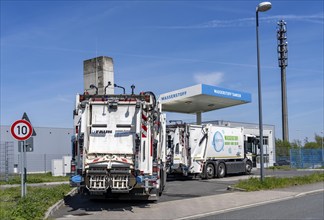 Hydrogen filling station, waste disposal vehicles, rubbish trucks, of the municipal waste disposal