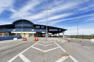 Deserted border crossing Niki Medžitlija to North Macedonia, closed due to strike by Greek customs